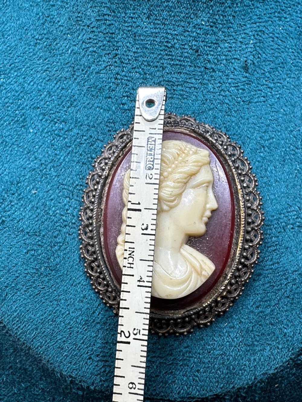 Celluloid Bakelite Back Vintage Cameo Pendant - Picture 7 of 10